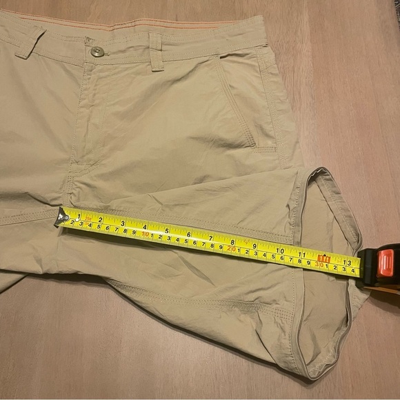 Eddie Bauer Men's Tan Cargo Shorts - Picture 9 of 10